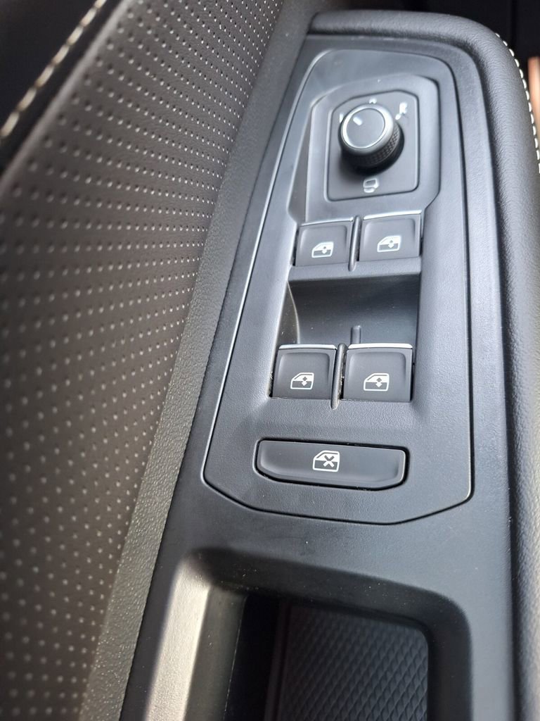 New 2026 Volkswagen Atlas Cross Sport SEL Premium R-Line image 19