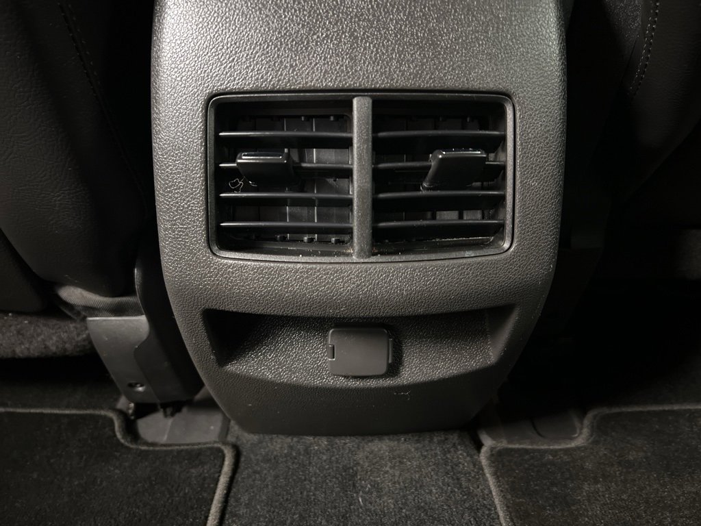 Used 2013 Ford Edge SEL image 26