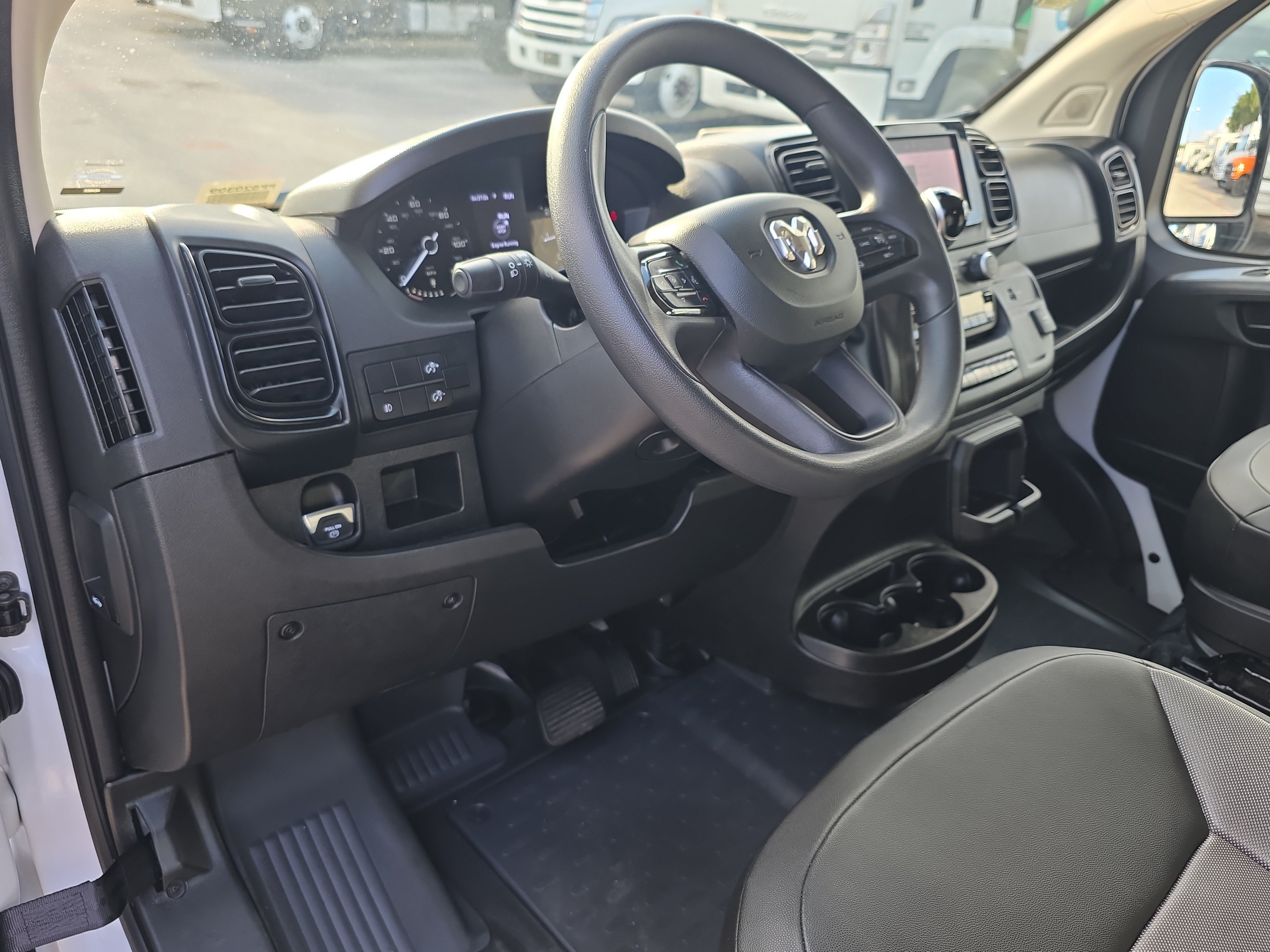 Used 2025 RAM ProMaster 2500 w/ Convenience Group FWD image 19