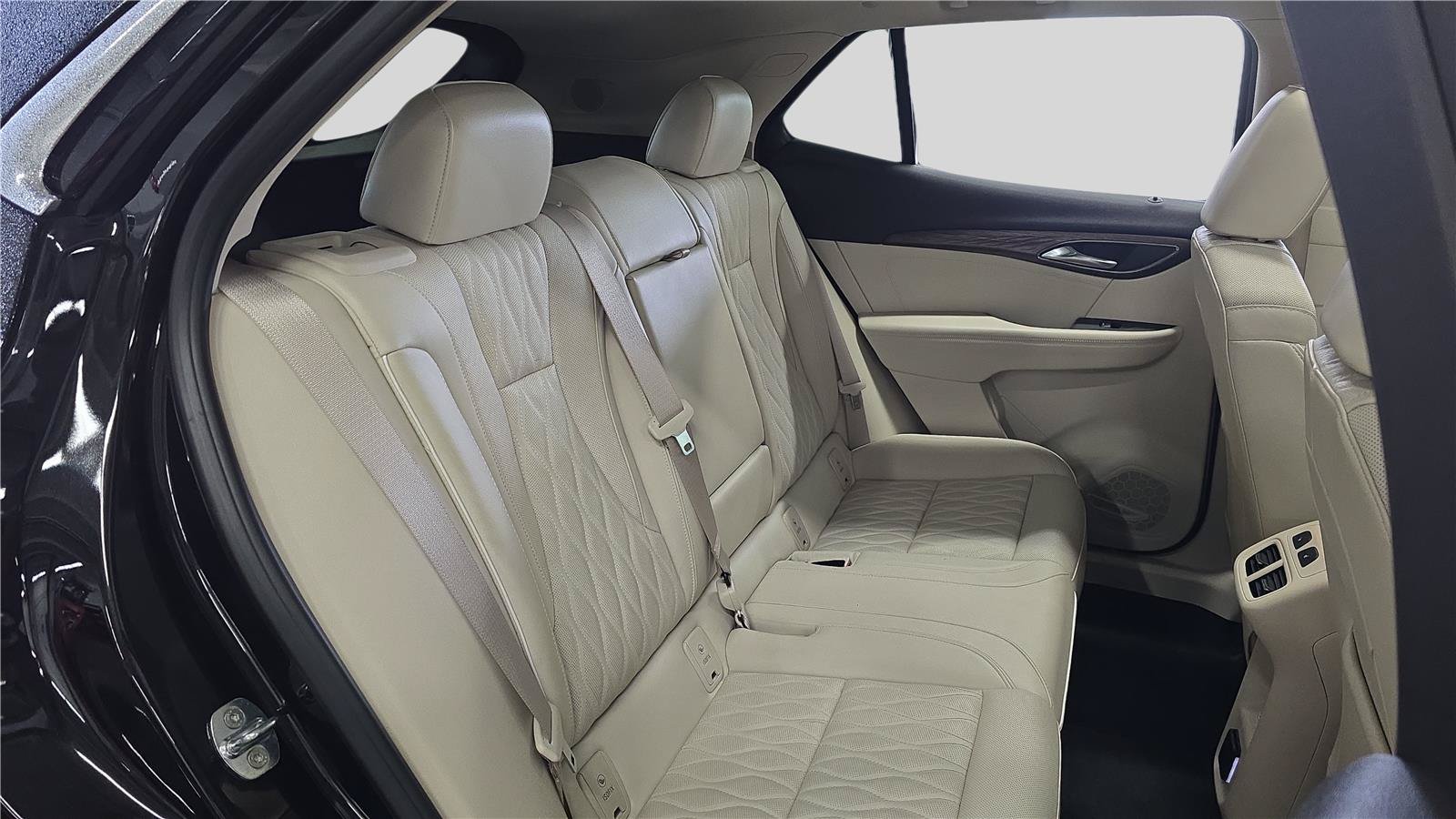 Used 2023 Buick Envision Avenir AWD/4WD image 17
