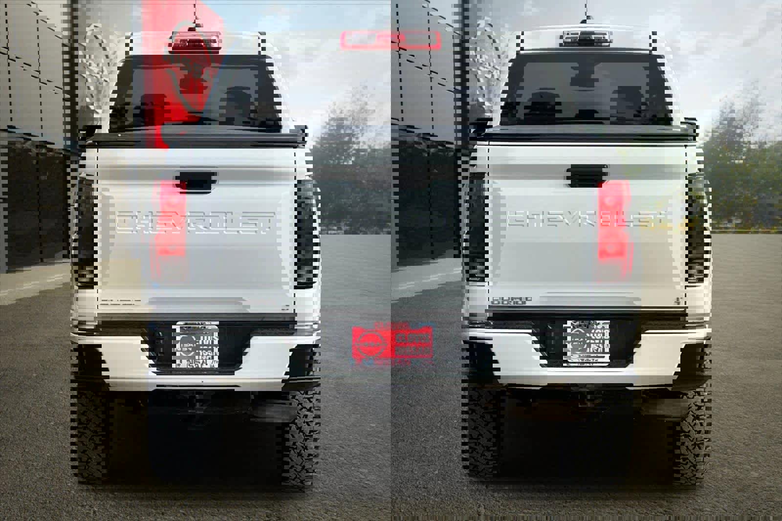 Used 2023 Chevrolet Colorado LT image 8