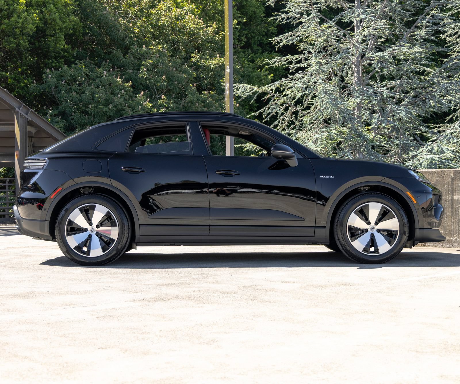 New 2026 Porsche Macan 4 Electric AWD/4WD image 12