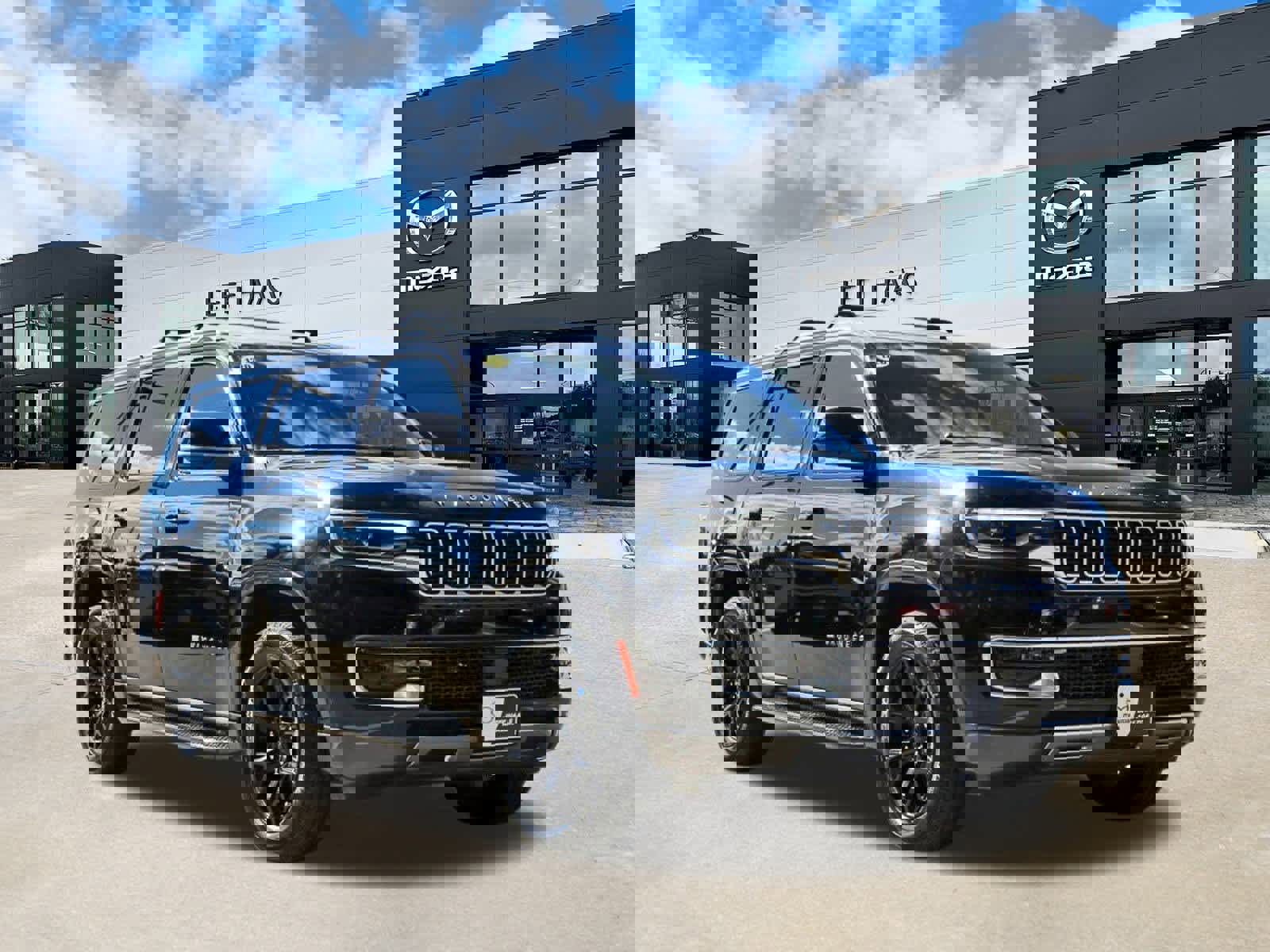 Used 2022 Jeep Wagoneer Series III w/ Flexible Seating Group image 4