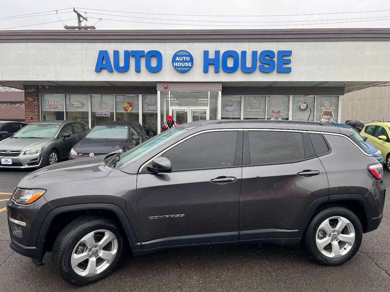 Used 2019 Jeep Compass Latitude w/ Popular Equipment Group FWD image 1