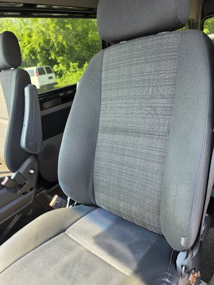 Used 2015 Freightliner Sprinter 2500 RWD image 7