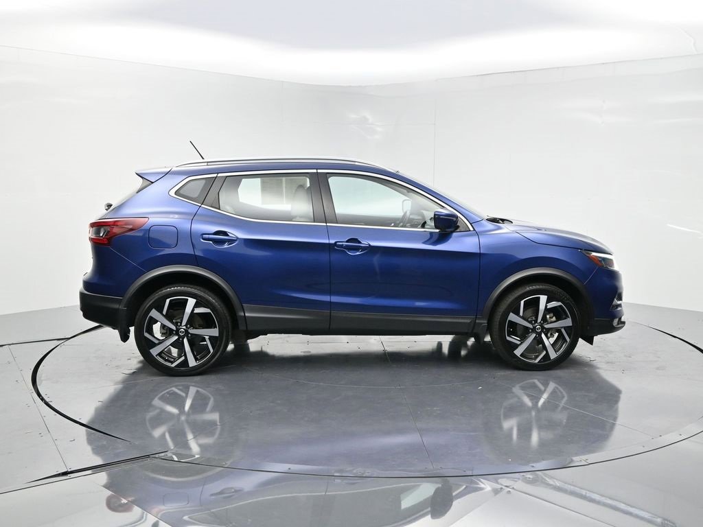 Used 2022 Nissan Rogue Sport SL w/ Premium Package image 4