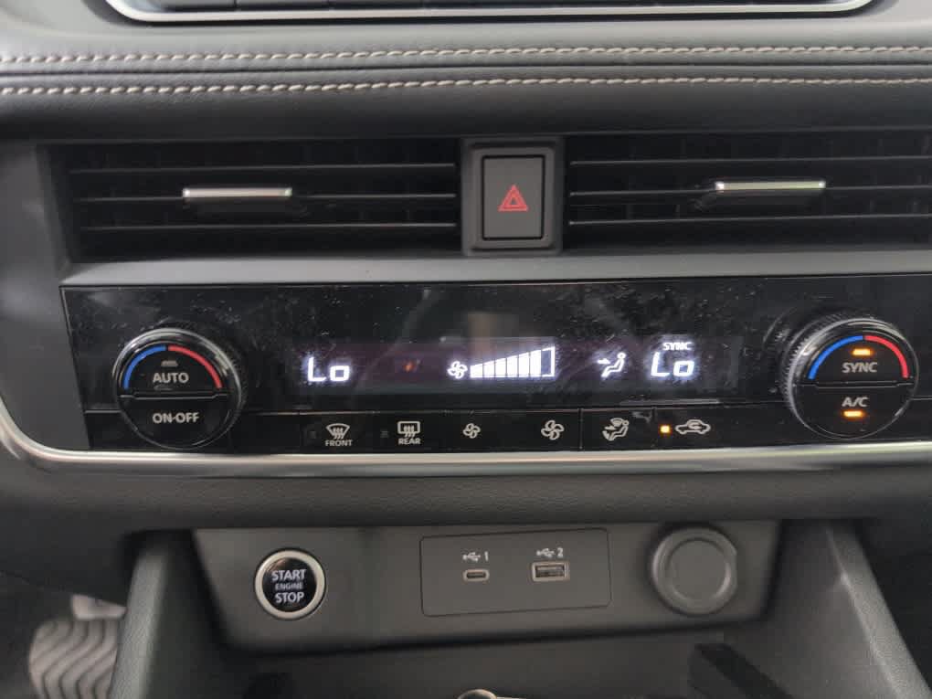 Used 2023 Nissan Rogue SV FWD image 25