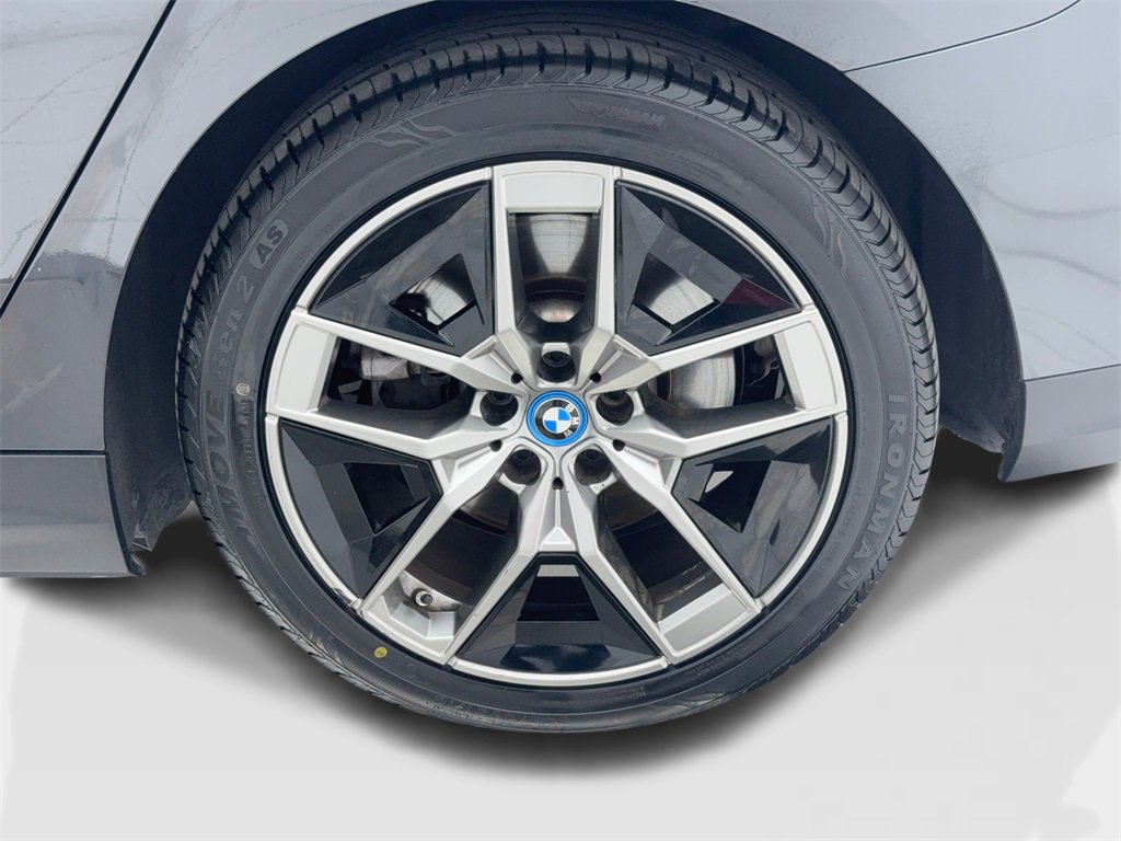 Used 2024 BMW i5 eDrive40i image 57