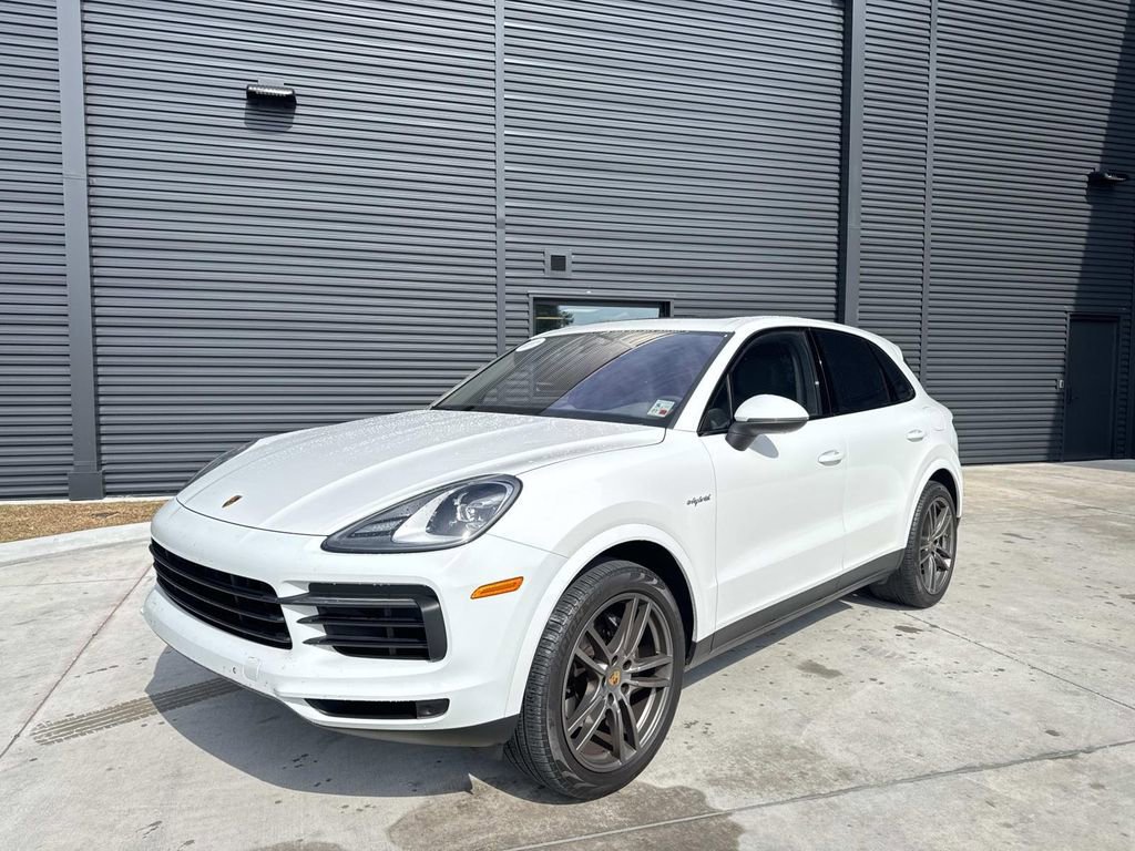 Certified 2023 Porsche Cayenne image 1