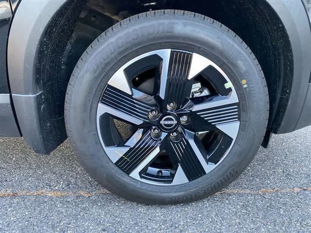 New 2026 Nissan Kicks SV w/ SV Premium Package AWD/4WD image 9