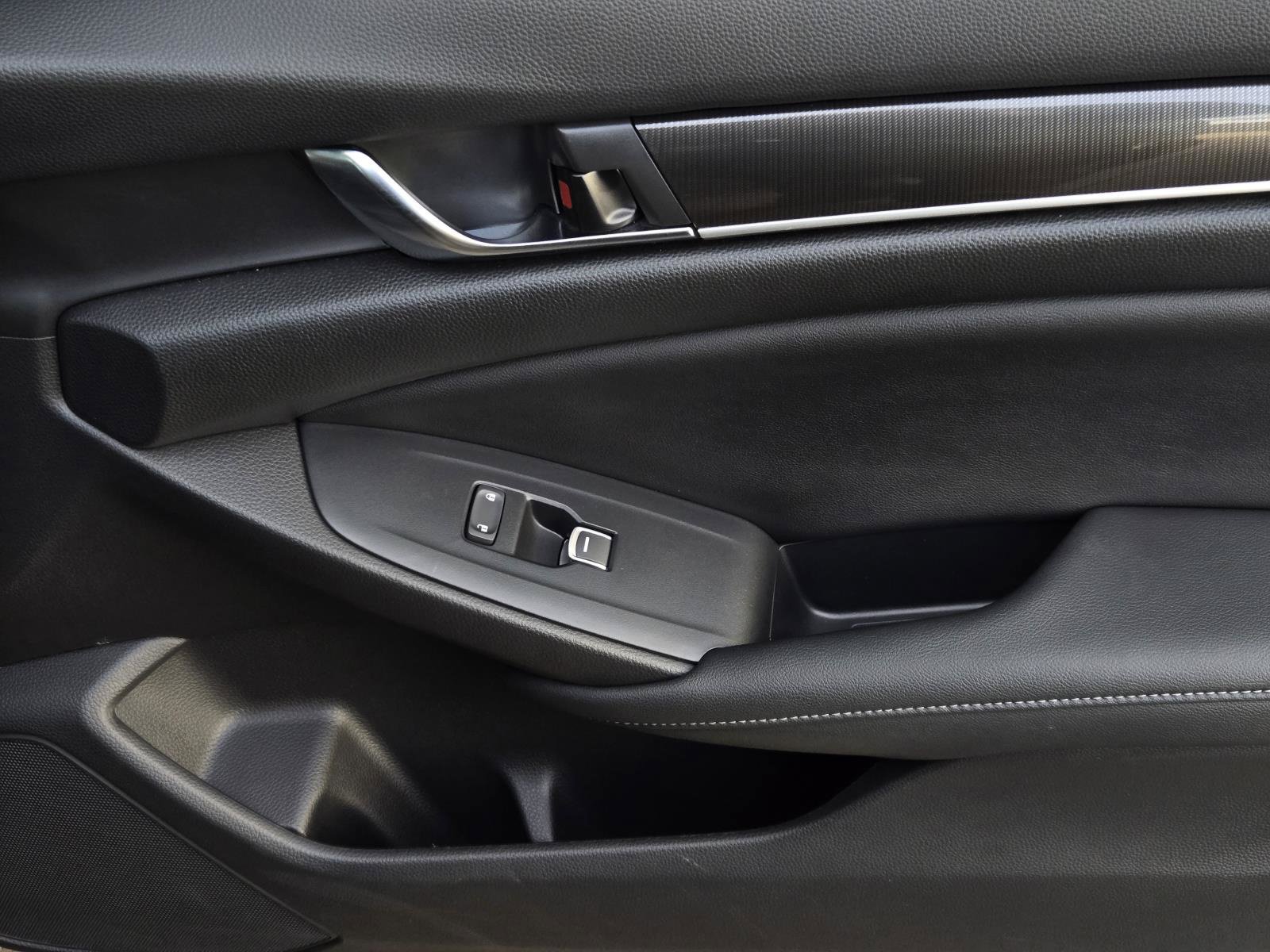 Used 2020 Honda Accord Sport image 12