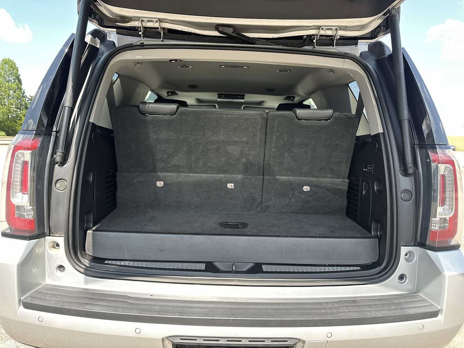 Used 2018 GMC Yukon SLT w/ Open Road Package AWD/4WD image 37