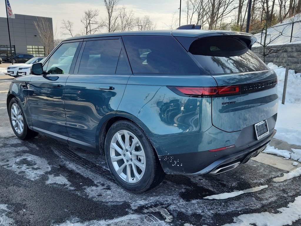 Used 2025 Land Rover Range Rover Sport SE image 12