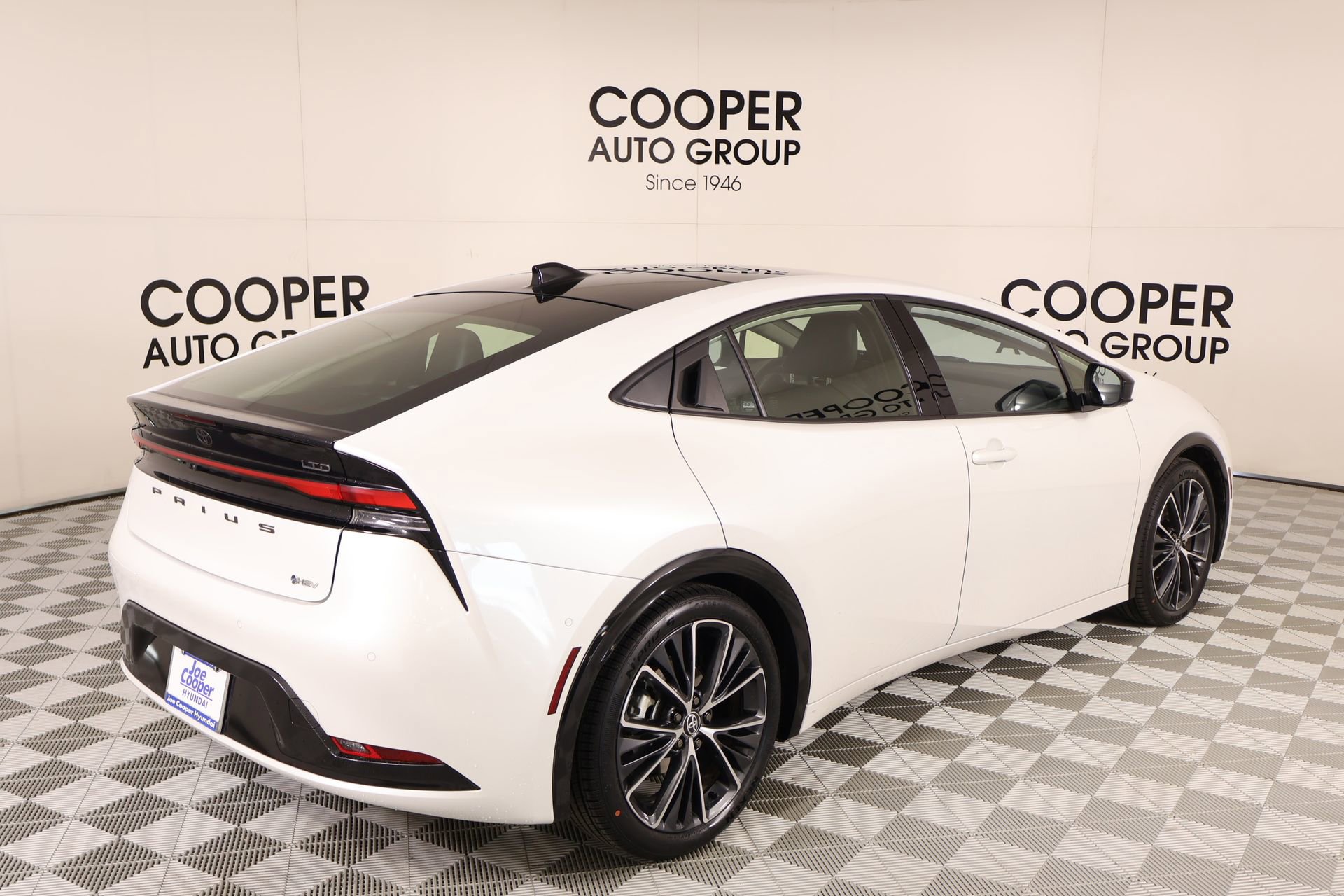 Used 2024 Toyota Prius Limited w/ Limited Premium Package FWD image 21