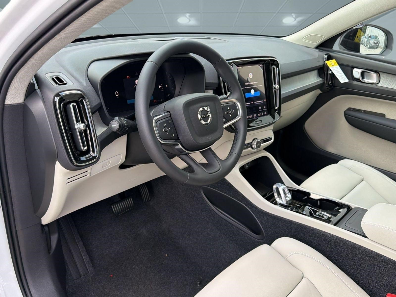 New 2026 Volvo XC40 B4 Plus w/ Climate Package FWD image 4
