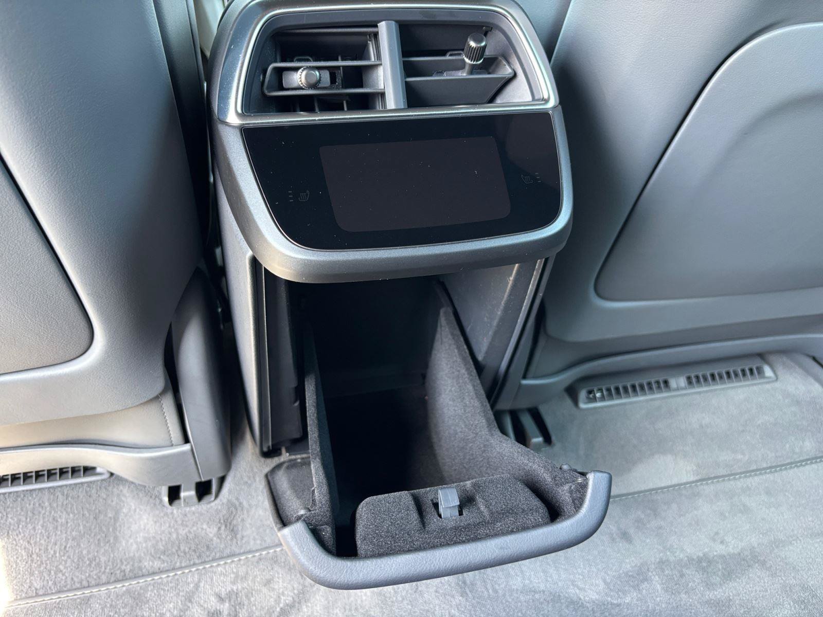 Used 2024 Lucid Air Pure RWD image 38