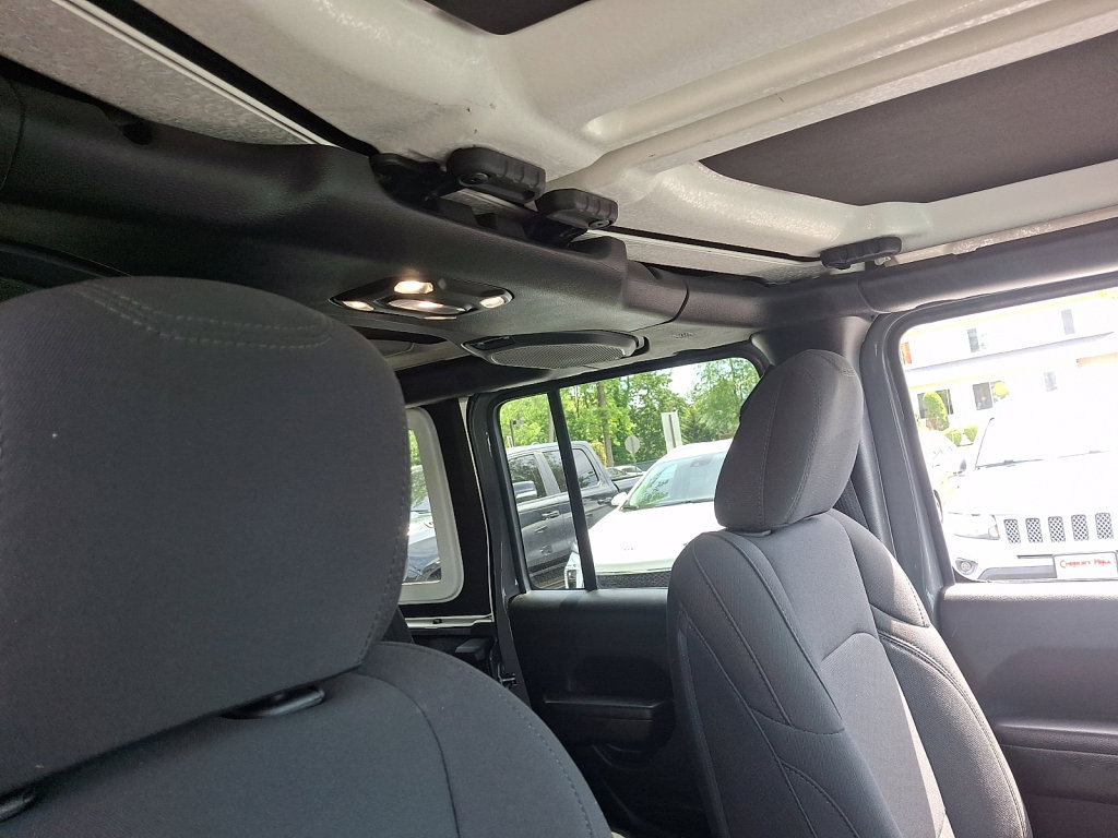 Used 2022 Jeep Wrangler Unlimited Sport AWD/4WD image 13