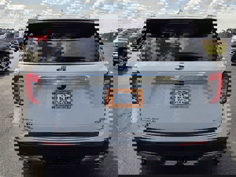 Used 2023 Ford Explorer Platinum w/ Premium Technology Package image 9