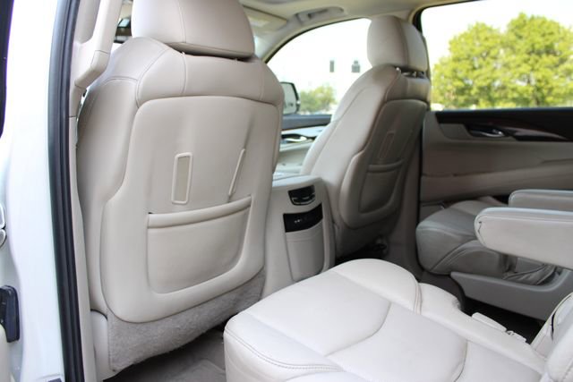 Used 2015 Cadillac Escalade ESV Premium AWD/4WD image 25