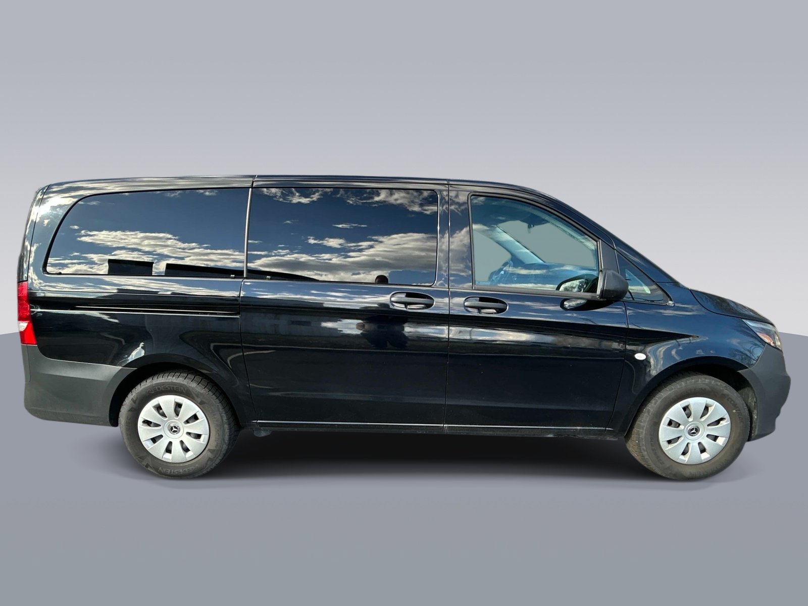 Used 2023 Mercedes-Benz Metris Passenger image 2