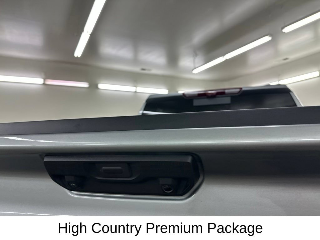 Used 2025 Chevrolet Silverado 1500 High Country w/ High Country Premium Package AWD/4WD image 17