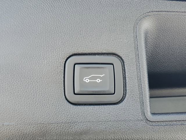 Certified 2023 GMC Terrain SLT w/ Elevation Edition image 10