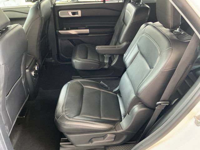 Used 2022 Ford Explorer Limited w/ Equipment Group 301A AWD/4WD image 14