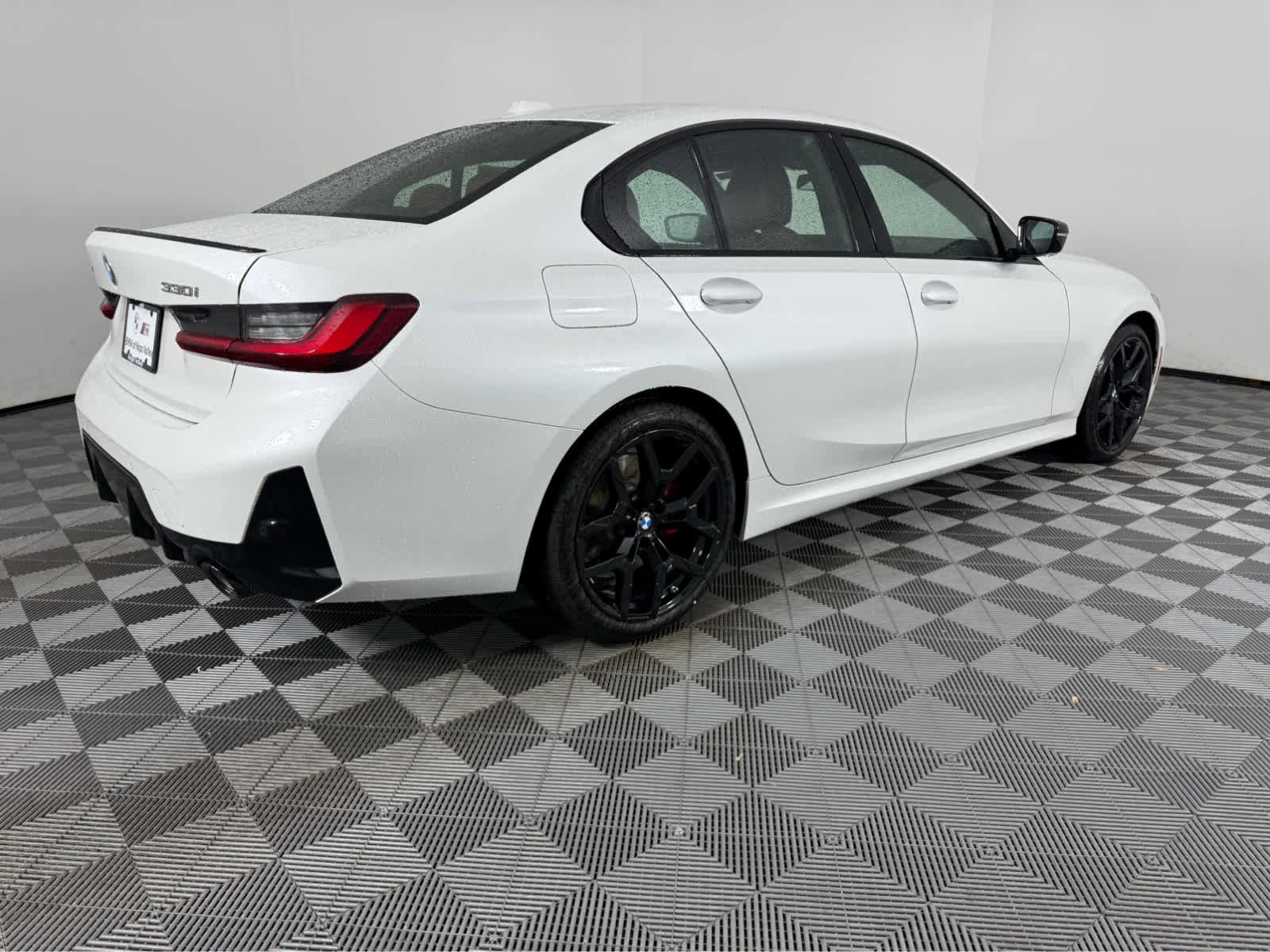 New 2026 BMW 330i xDrive Sedan w/ M Sport Package AWD/4WD image 3