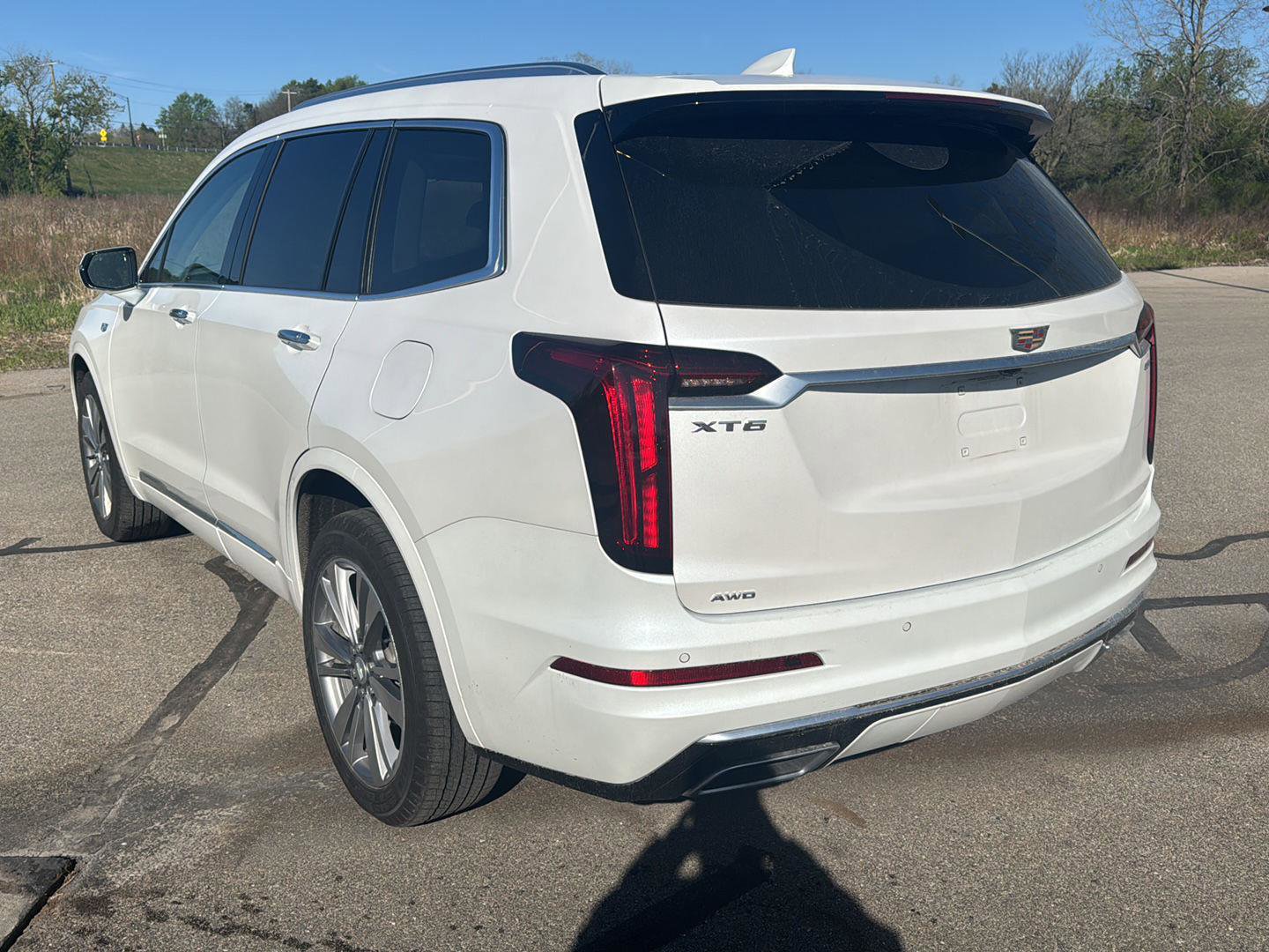 Used 2025 Cadillac XT6 Premium Luxury w/ LPO, Floor Liner Package AWD/4WD image 3