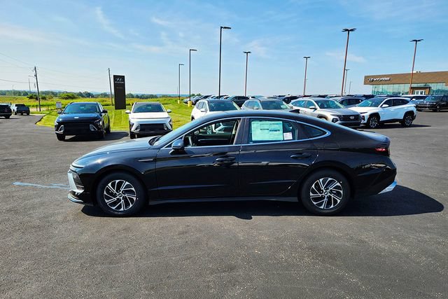 New 2026 Hyundai Sonata Blue FWD image 4