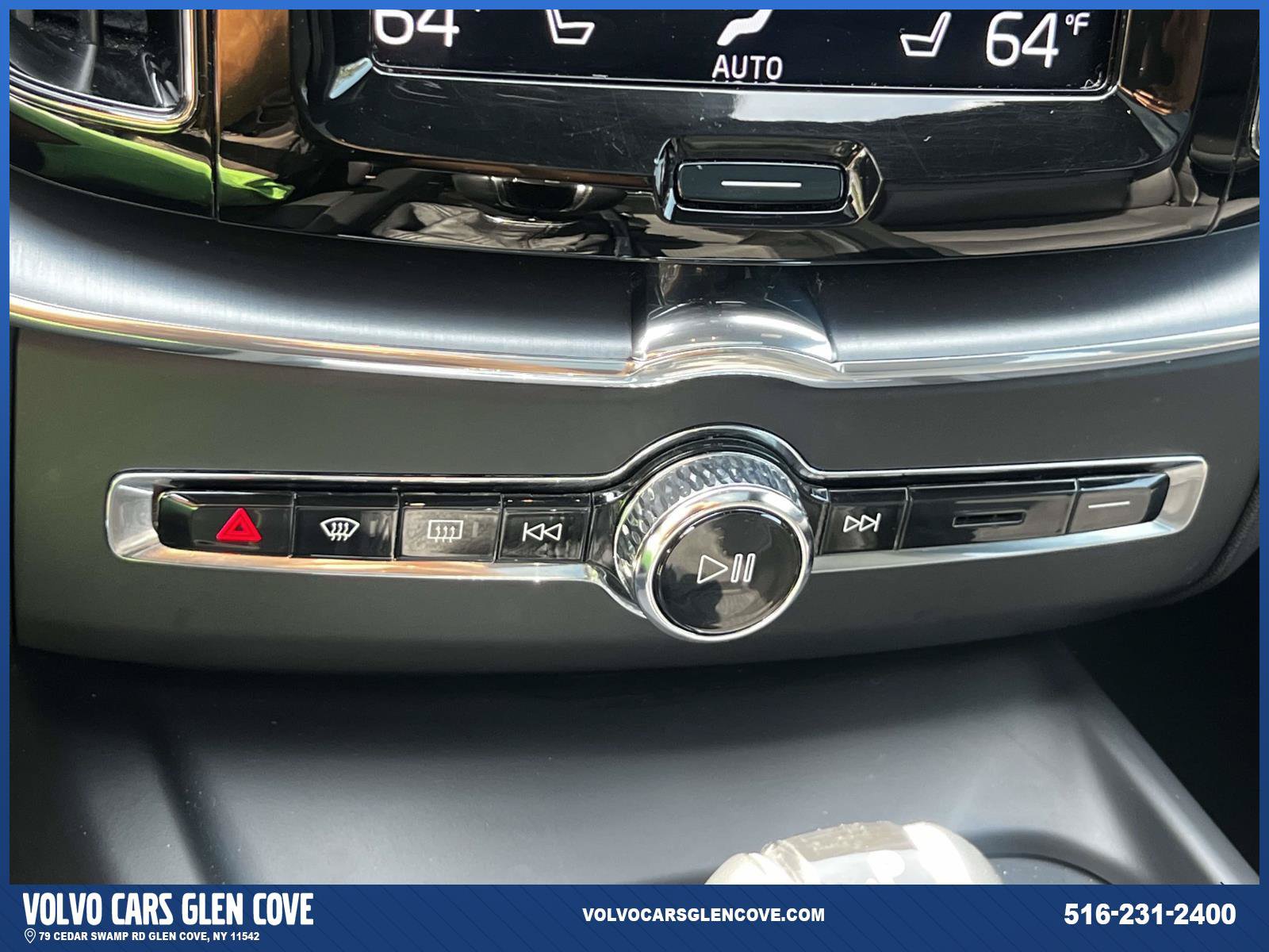 Used 2019 Volvo XC60 T6 Momentum w/ Premium Package AWD/4WD image 28