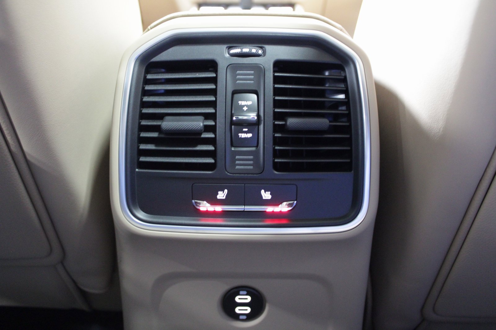 New 2026 Porsche Macan image 20