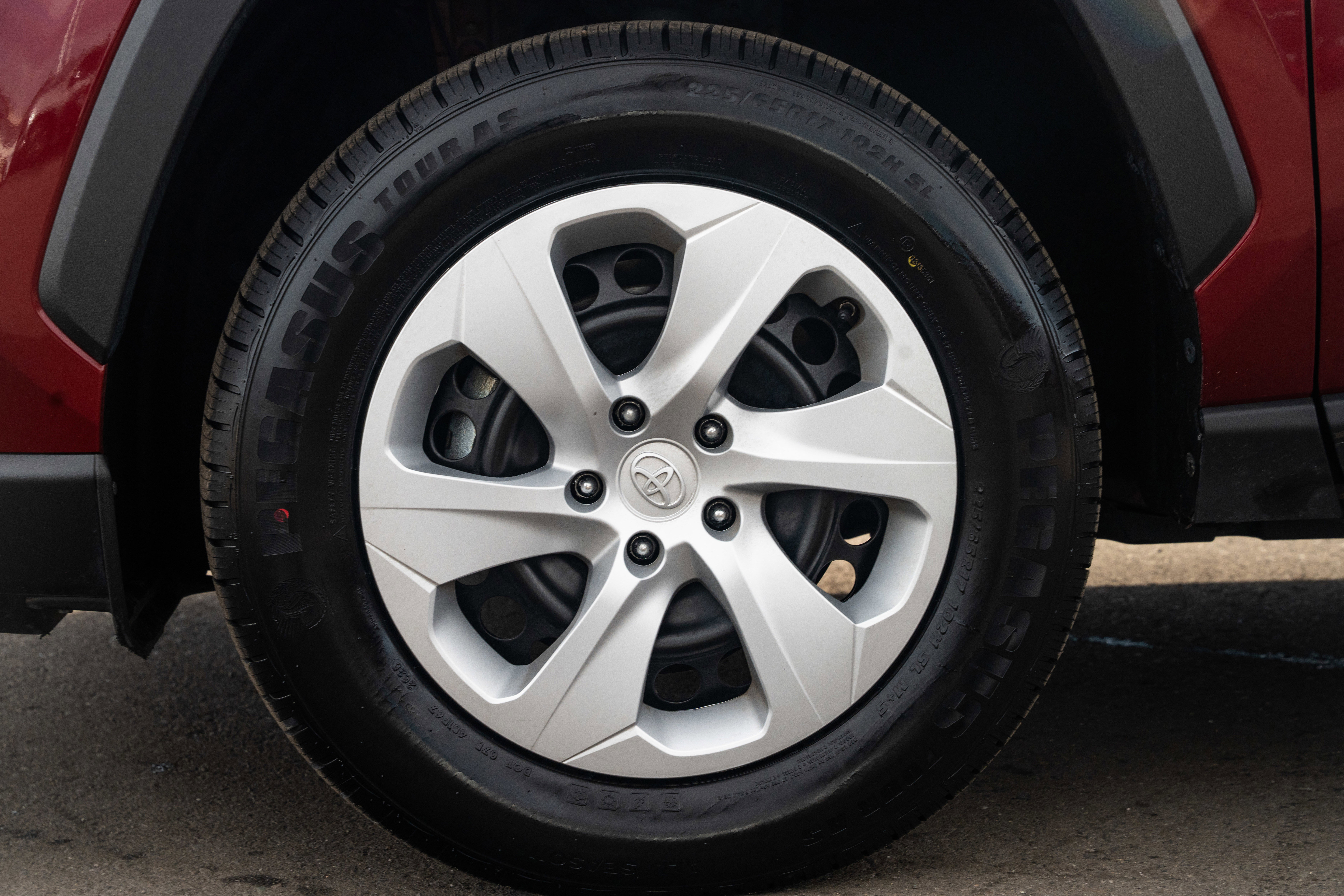 Used 2024 Toyota RAV4 LE image 6