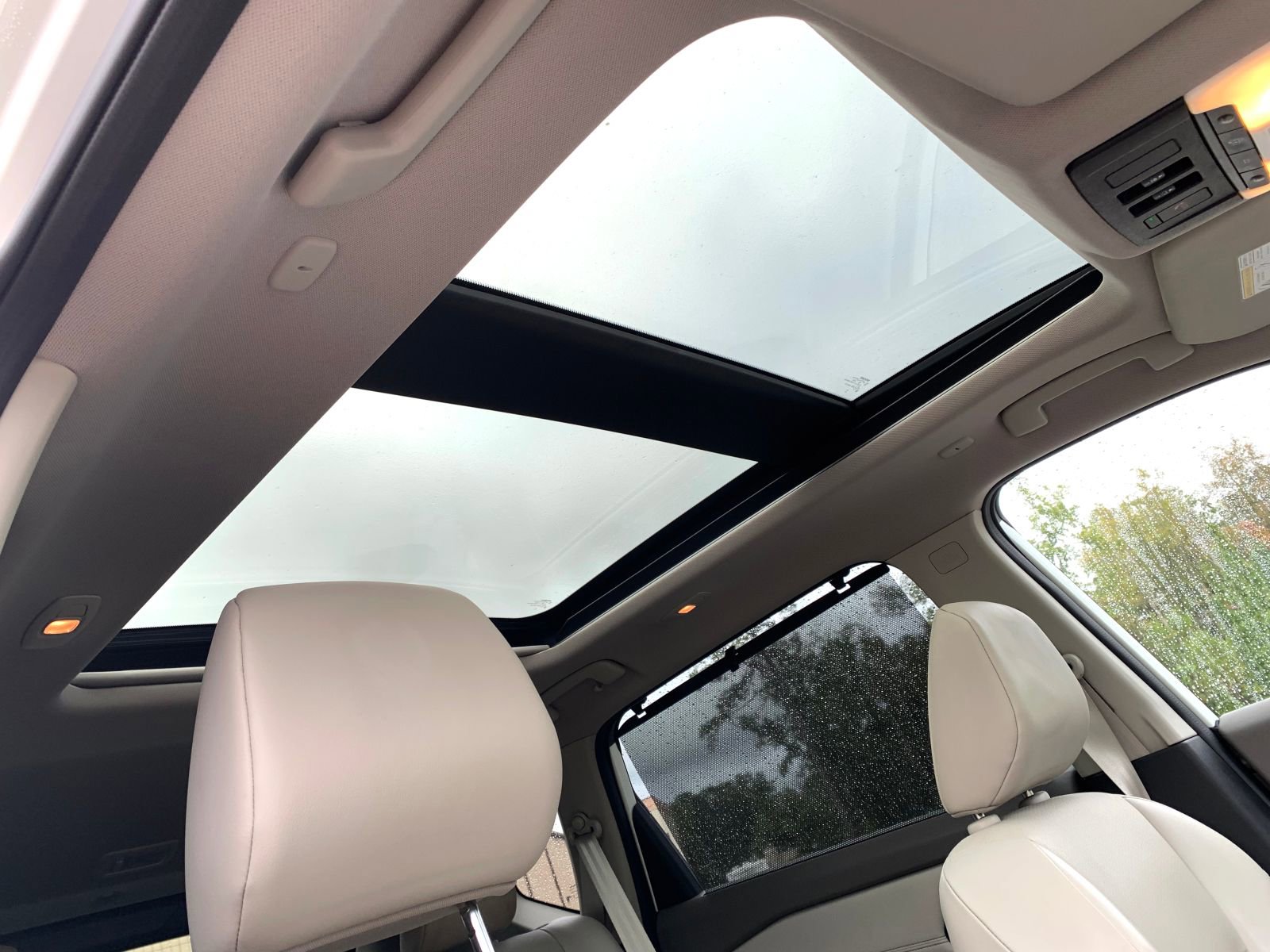 Used 2022 Nissan Rogue SV w/ SV Premium Package image 11