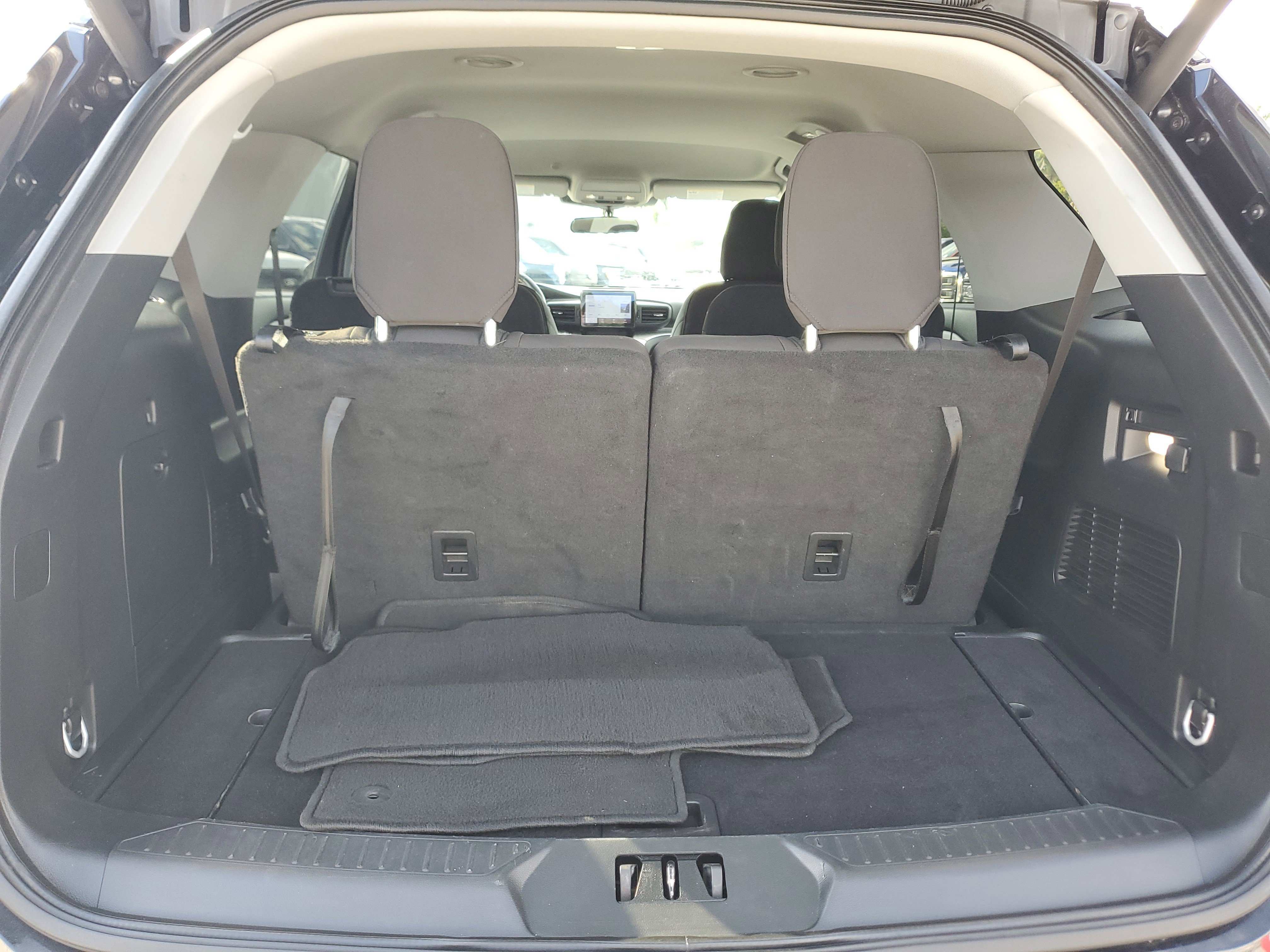 Used 2023 Ford Explorer XLT image 16