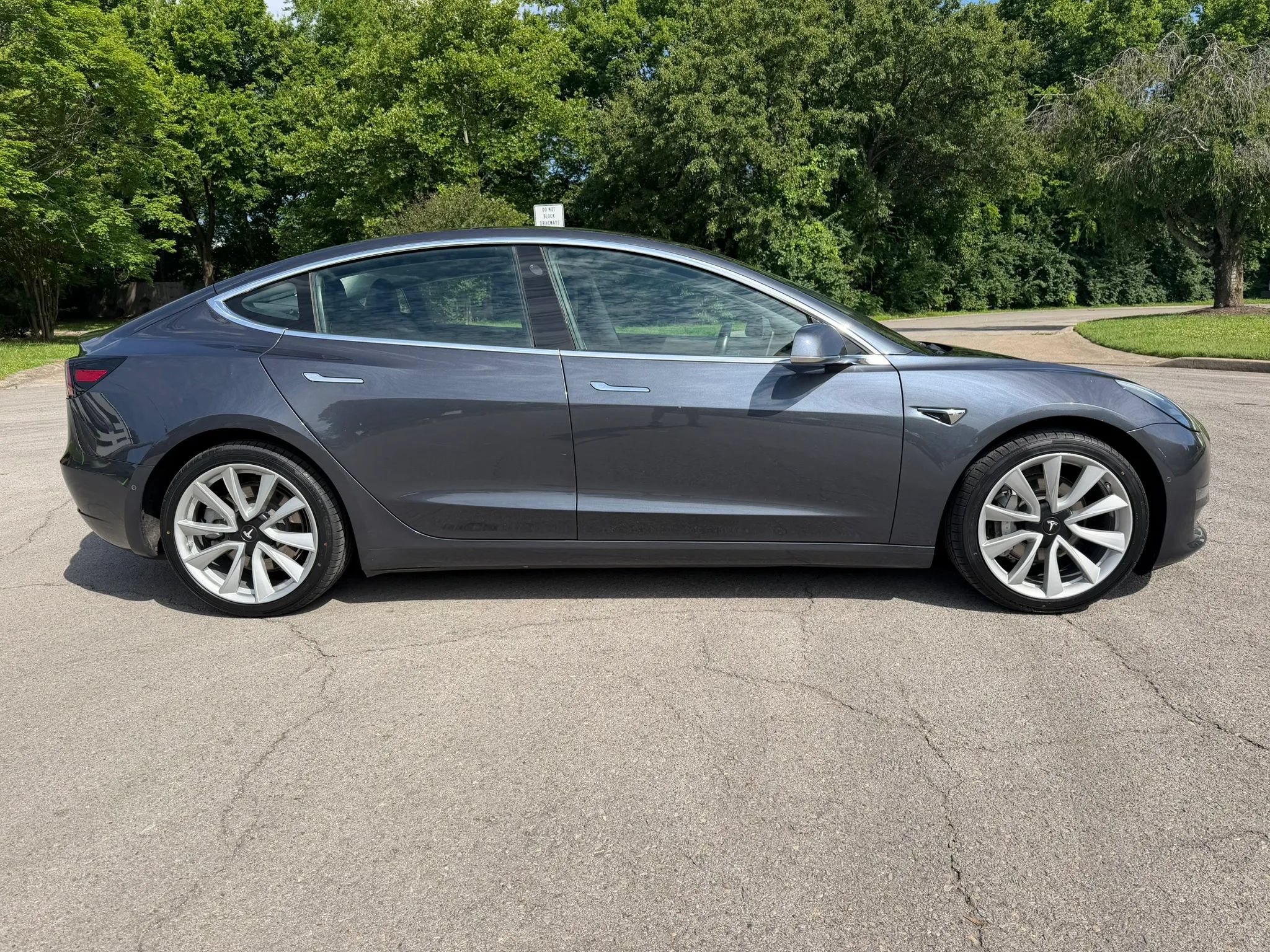 Used 2018 Tesla Model 3 Long Range RWD image 5