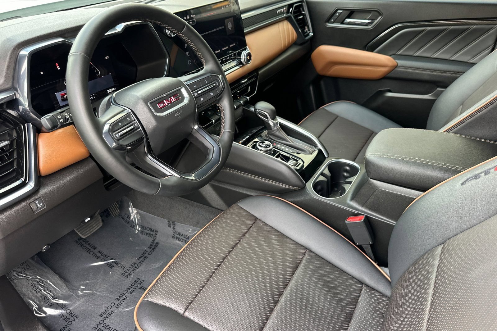 Certified 2023 GMC Canyon AT4 w/ AT4 Premium Package AWD/4WD image 10