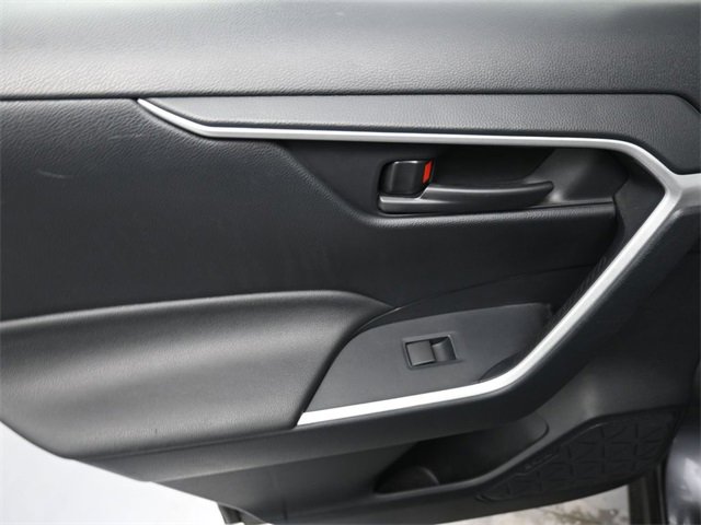 Used 2019 Toyota RAV4 LE image 19