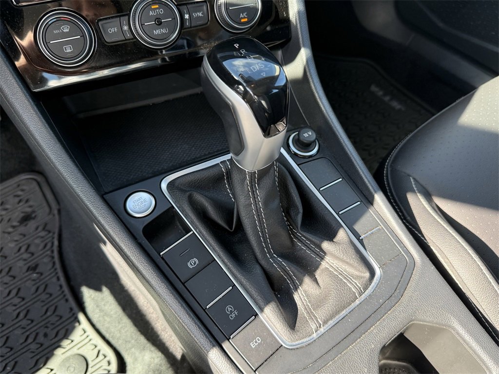 Used 2024 Volkswagen Jetta SE image 21