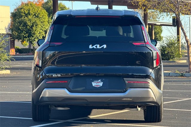 Certified 2024 Kia EV9 Light Long Range image 7
