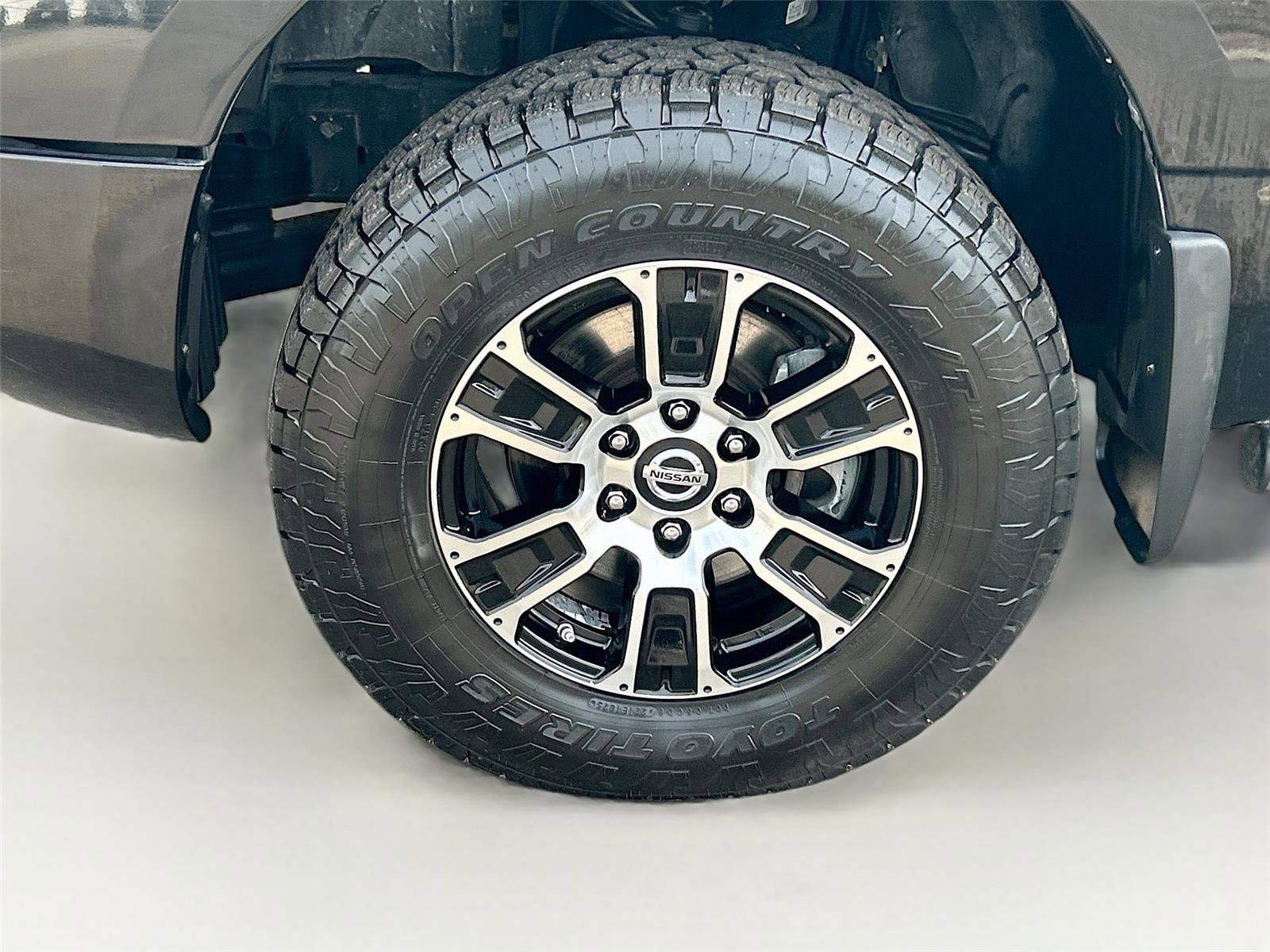 Used 2021 Nissan Titan SV w/ SV Convenience Package AWD/4WD image 31