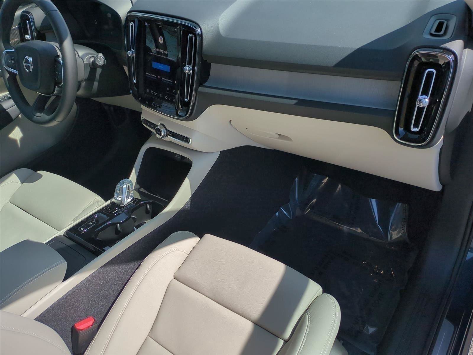 New 2026 Volvo XC40 B5 Ultra w/ Protection Package Premier AWD/4WD image 19