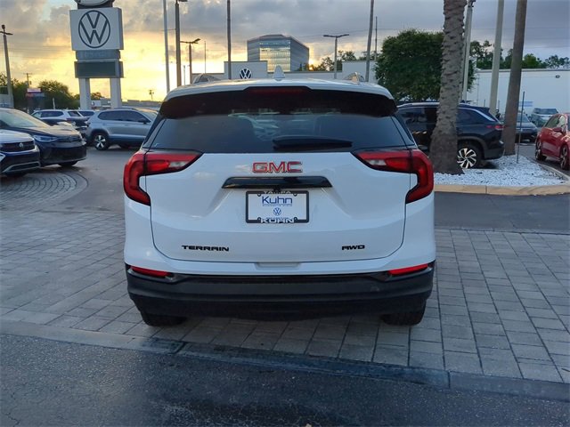 Used 2021 GMC Terrain SLT w/ Elevation Edition image 5