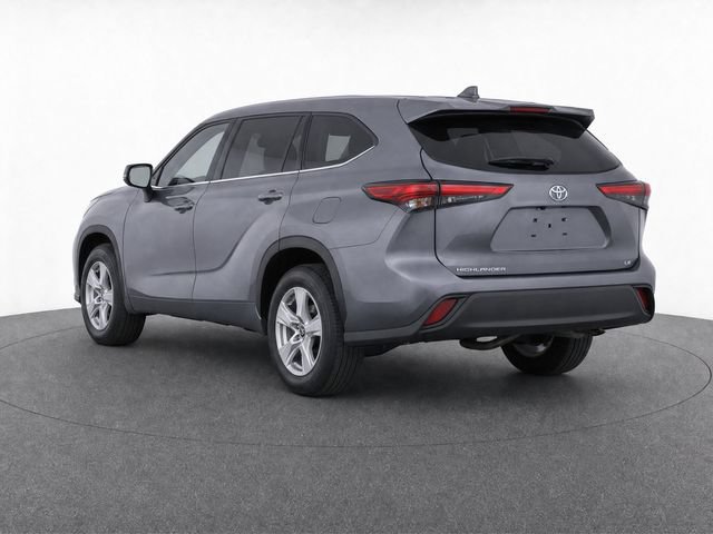 Used 2023 Toyota Highlander LE FWD image 7