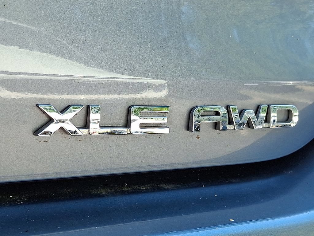 Used 2022 Toyota Highlander XLE AWD/4WD image 36