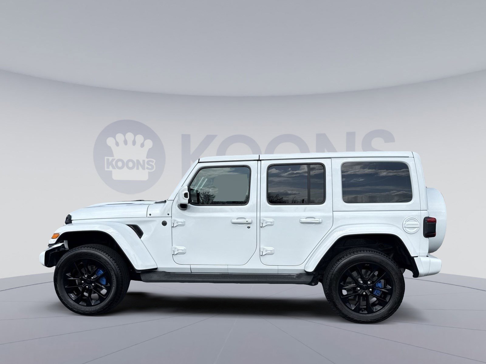 Used 2022 Jeep Wrangler Unlimited Sahara image 2