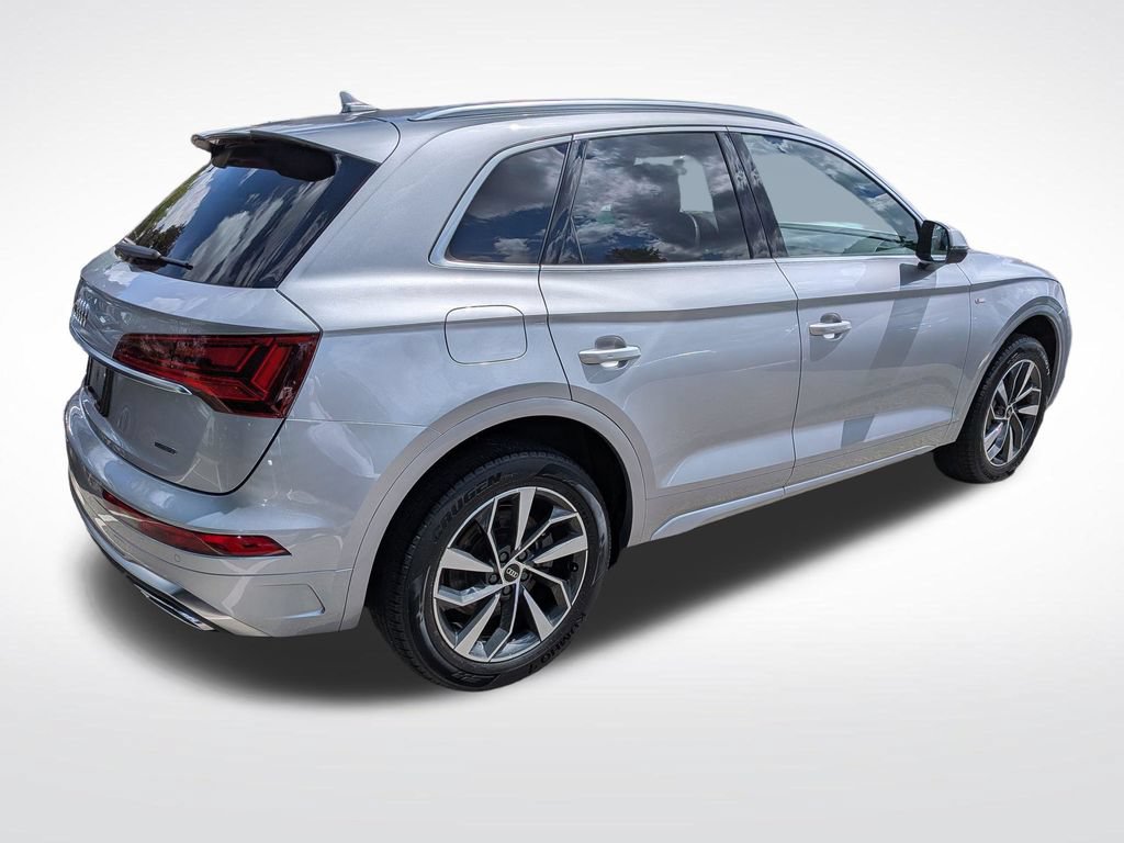Used 2023 Audi Q5 2.0T Premium w/ Convenience Package AWD/4WD image 3