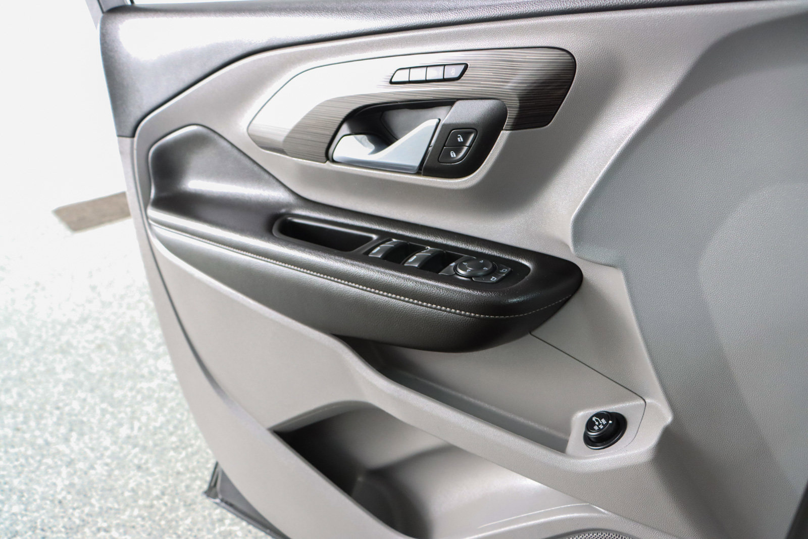 Used 2023 GMC Terrain SLT image 21