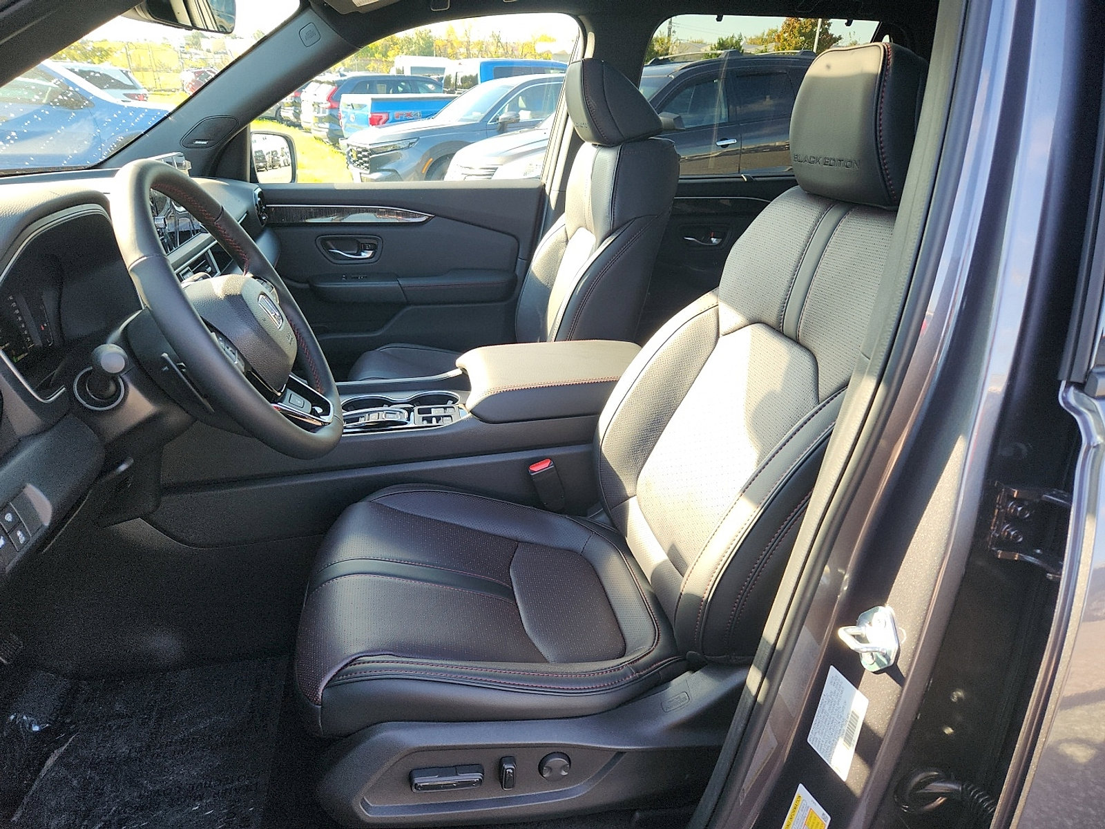 New 2025 Honda Pilot Black Edition image 9