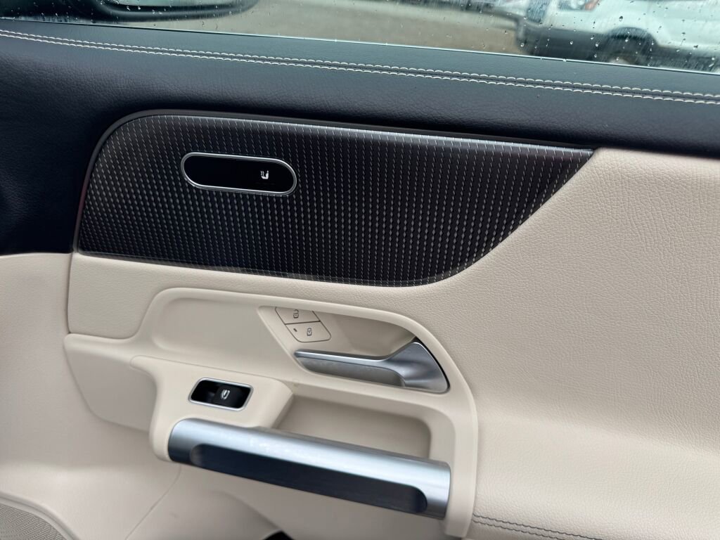 Certified 2022 Mercedes-Benz GLB 250 4MATIC image 22